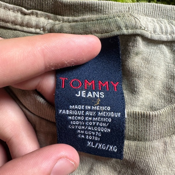 Vintage Tommy Hilfiger Shirt - Picture 3 of 3